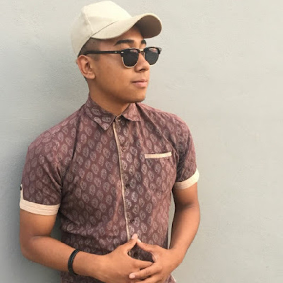 Meet your Posher, Andrés - Picture 1 of 1